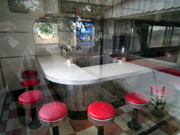 The old diner at Tres Piedras.